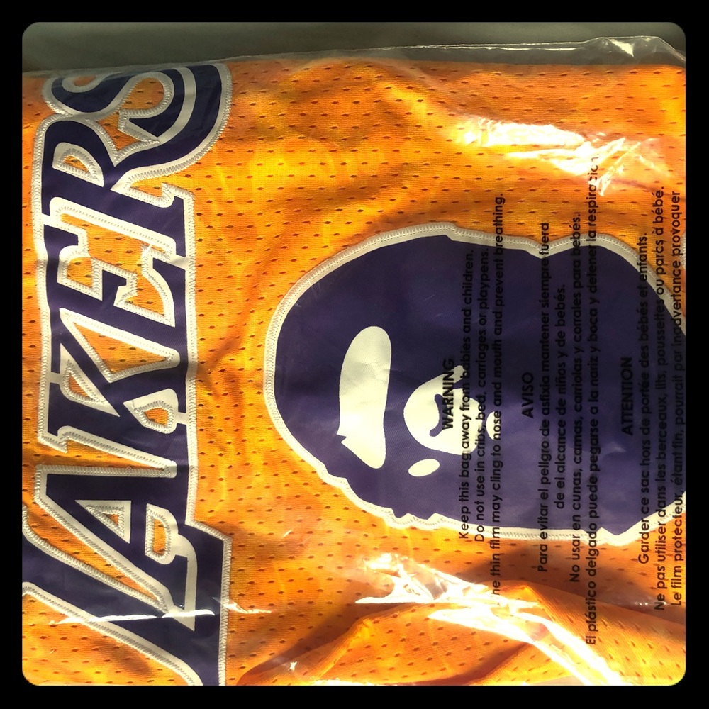 BAPE x Mitchell & Ness Lakers Basket ball Jersey
